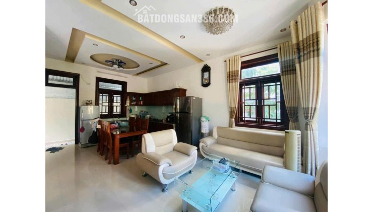 NHÀ 2 TẦNG NGAY TRUNG TÂM NHA TRANG CHỈ ĐI RA BIỂN 500M GẦN CHỢ ĐẦM DT RỘNG 235M LÀM NHÀ VƯỜN TRONG PHÓ THÌ QUÁ TUYỆT